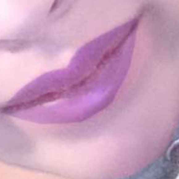 Profile Picture of Julianna Frengler (@julianna_1324) on Poshmark