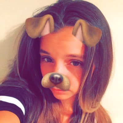 Profile Picture of Eva Parsons (@up_up16) on Twitter