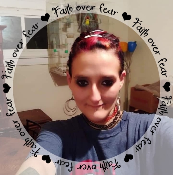 Profile Picture of Ashley Farnsworth (@ashleyfarnsw207) on Poshmark