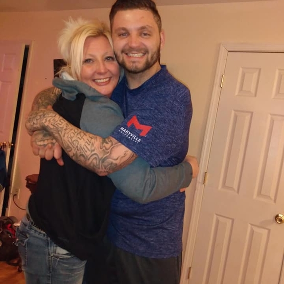 Profile Picture of Amanda Groger (@agroger4545) on Poshmark