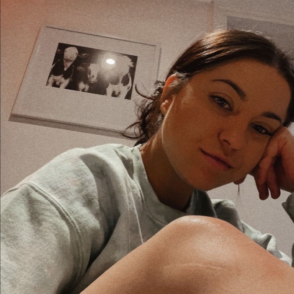 Profile Picture of Haley Ellis (@haleyellis007) on Poshmark