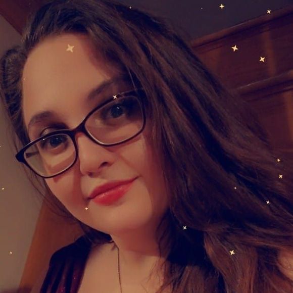 Profile Picture of Leona Salvinski (@leonasalvinski) on Poshmark