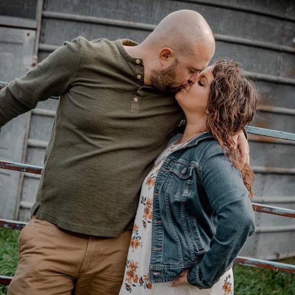 Jessica Buchite - Poshmark Profile Picture of Jessica Buchite (@jwalsh0205) on Poshmark