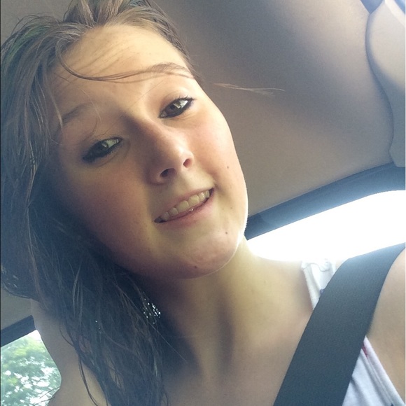 Profile Picture of Kacie Harvel (@kacieharvel) on Poshmark