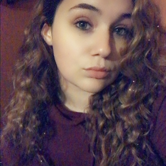 Profile Picture of Kate Owen (@kateowen8) on Poshmark