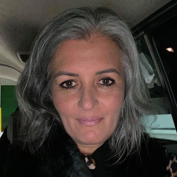Profile Picture of Jane Potts (@jane_potts) on Poshmark