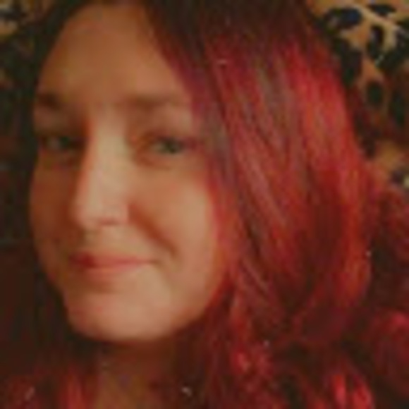 Profile Picture of Kendra Corson (@kendracorson) on Poshmark