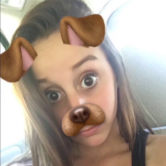 Belle Boemmels - Poshmark Profile Picture of Belle Boemmels (@belleboemmels) on Poshmark