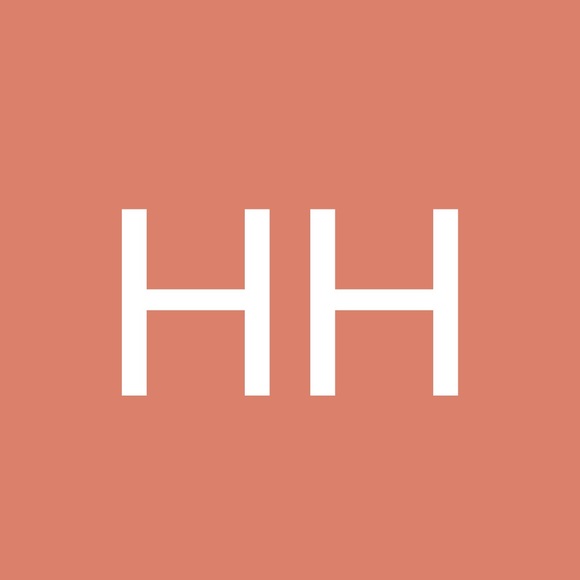 Profile Picture of Haneweb237 Haneweb237 (@haneweb237) on Poshmark