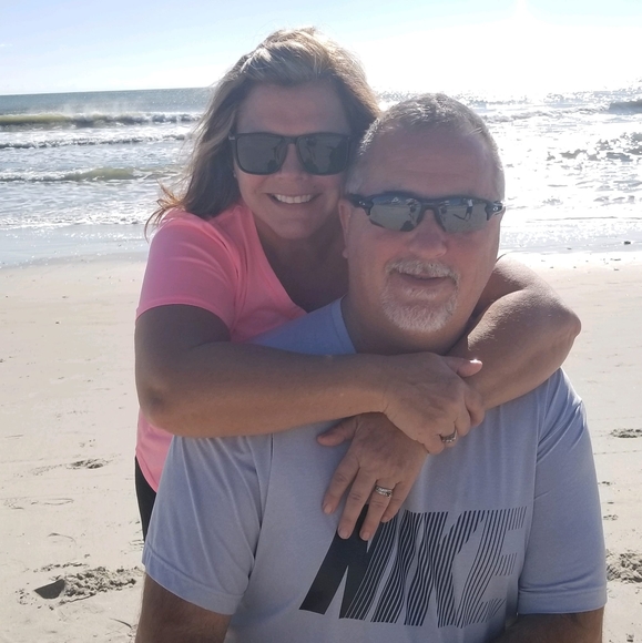 Profile Picture of Tammy Hinesley (@tammyhinesley) on Poshmark