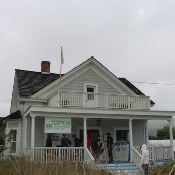 Rostin Amirani - Poshmark Profile Picture of Rostin Amirani (@rostin12) on Poshmark