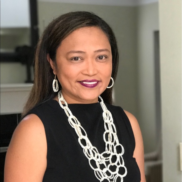 Profile Picture of Simonette Elgert (@blusangitim2070) on Poshmark