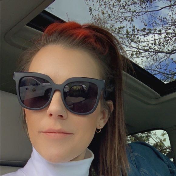 Profile Picture of Amanda Bray (@abray0287) on Poshmark