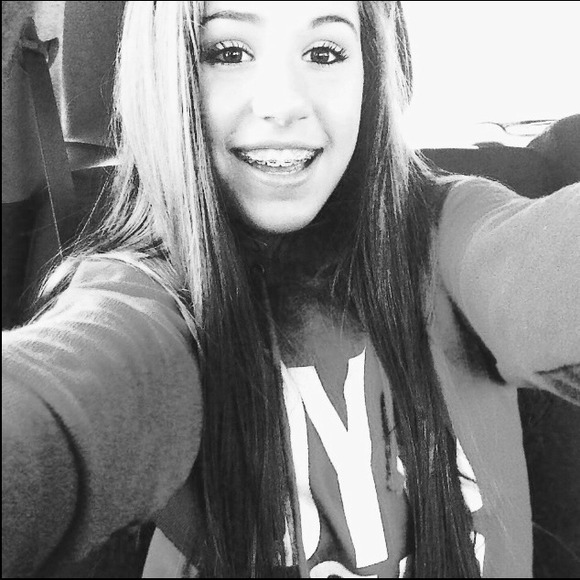 Profile Picture of Brianna Nickolas (@xobreexxo) on Poshmark