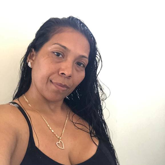 Profile Picture of Bobbie Ramirez (@bobbieramire453) on Poshmark