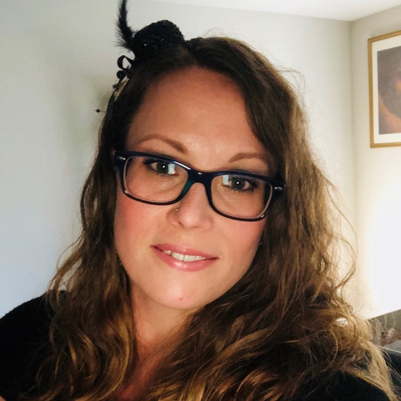 Profile Picture of Kristy Hobscheid (@mrshobs) on Poshmark