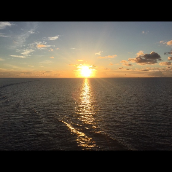 Profile Picture of Elizabeth Baransky (@soinlove6310) on Poshmark