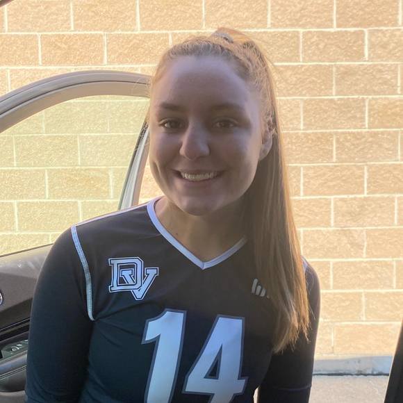 Profile Picture of Leah Weinreb (@leahweinreb) on Poshmark