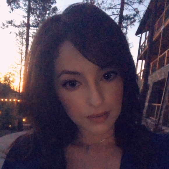 Profile Picture of Mariela Madrigal (@mariela890) on Poshmark