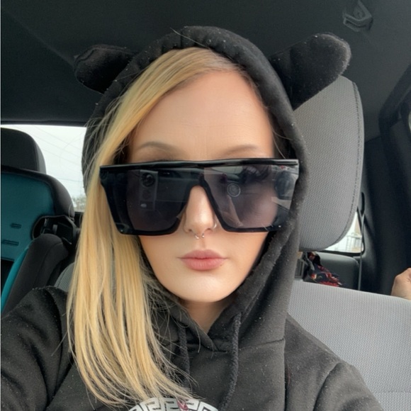 Profile Picture of Summer Fabry (@fel0ny904) on Poshmark