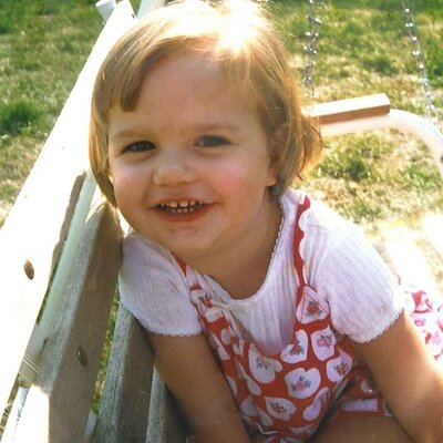 Profile Picture of Taylor McComb (@taygiraffe) on Twitter