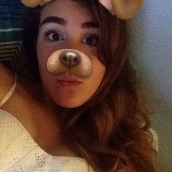 Profile Picture of Alycia Bellido (@abellido8) on Poshmark