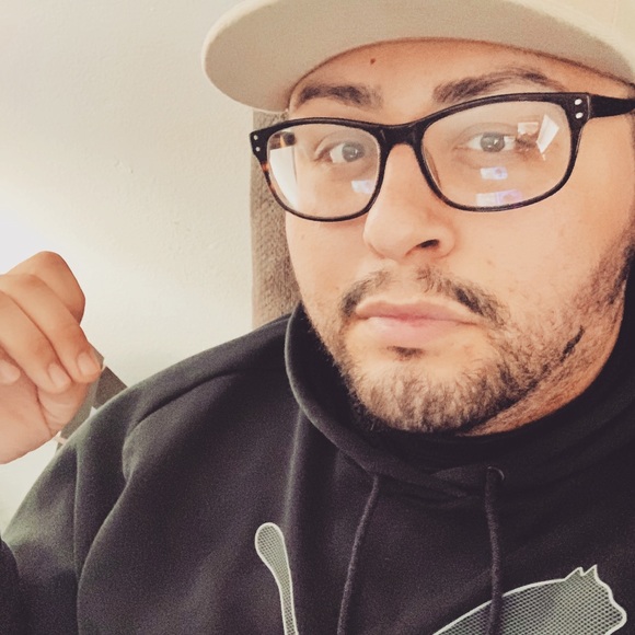 Victor Borbon - Poshmark Profile Picture of Victor Borbon (@victor_romeo) on Poshmark