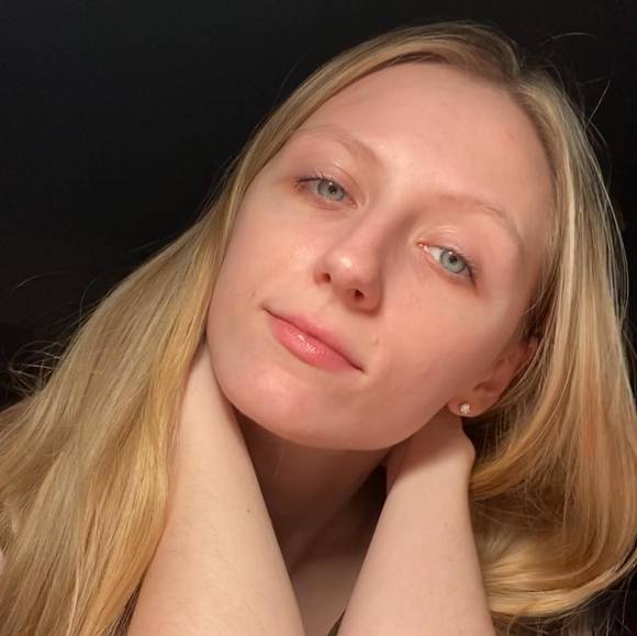 Profile Picture of Kyla Roginski (@kyla575) on Poshmark