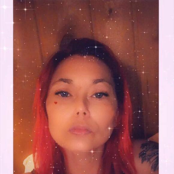 Profile Picture of Tania Shepard (@hardwick9220) on Poshmark