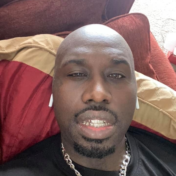 Profile Picture of Julian Wise (@wisewordz45) on Poshmark