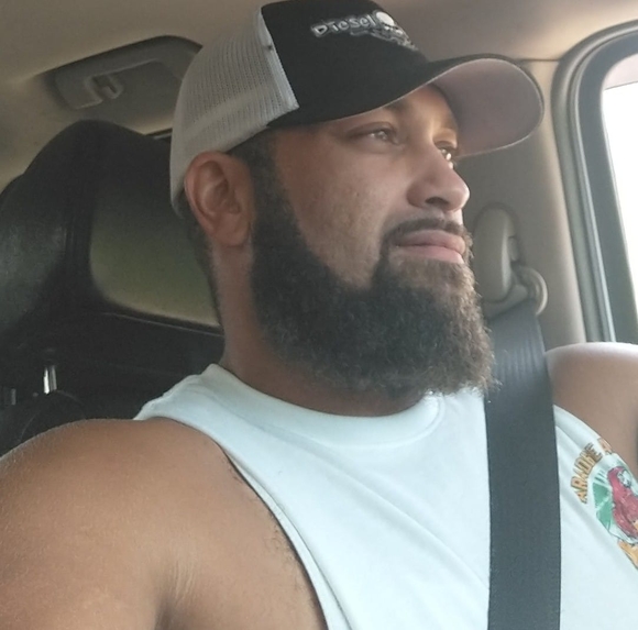 Profile Picture of Justin Crouter (@justincrouter) on Poshmark