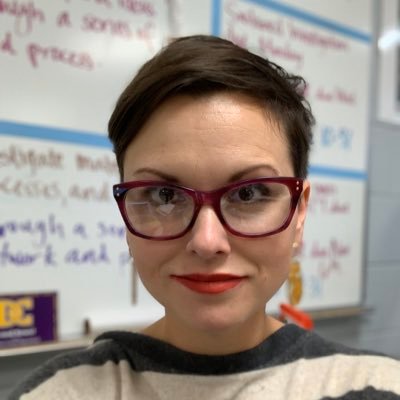 Profile Picture of Elizabeth Bass (@artteach68) on Twitter