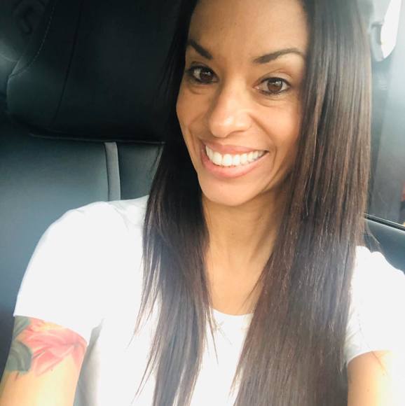 Profile Picture of Jennifer Cahoy (@jenniecahoy) on Poshmark