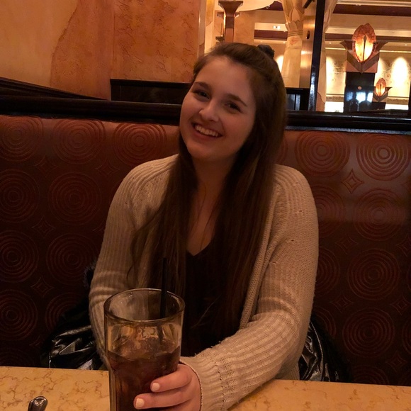 Profile Picture of Bridget Bayerl (@bmb132) on Poshmark