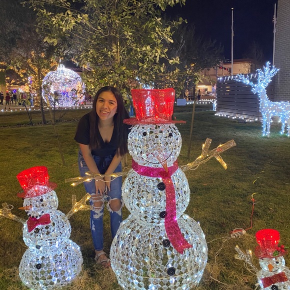 Vianney Alvarez - Poshmark Profile Picture of Vianney Alvarez (@vianneyalva) on Poshmark