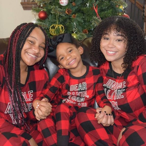 Profile Picture of El Smith (@elonsmith) on Poshmark