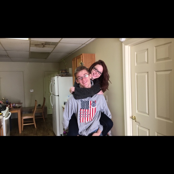 Profile Picture of Rachel Shanholtz (@racheldawn50) on Poshmark