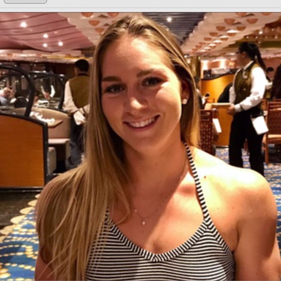 Profile Picture of Amber Mclaughlin (@ambermclaughlin) on Poshmark