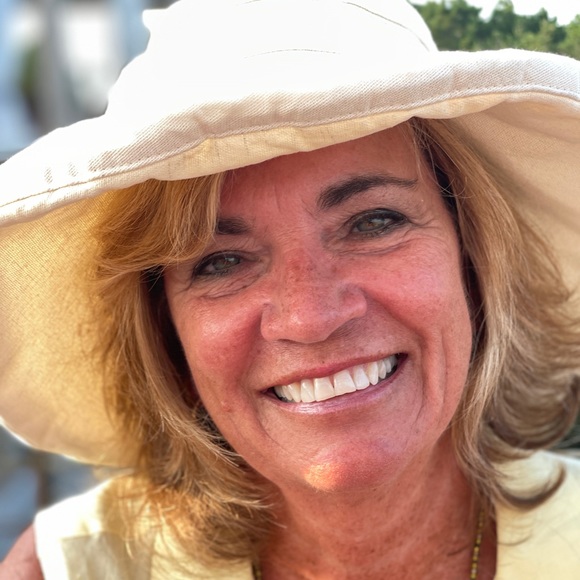 Profile Picture of Nancy Wigley (@nancywigley) on Poshmark