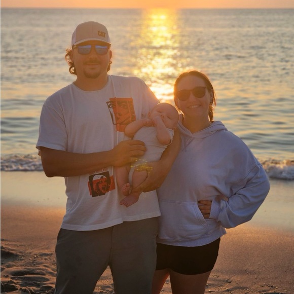 Profile Picture of Kimmie Rohloff (@kmbrlyrohloff) on Poshmark