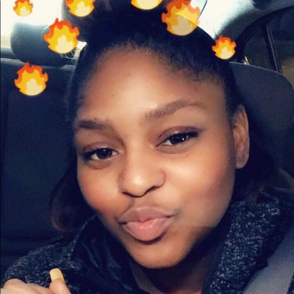 Profile Picture of Alyssia Winkfield (@alyssia_nikole) on Poshmark