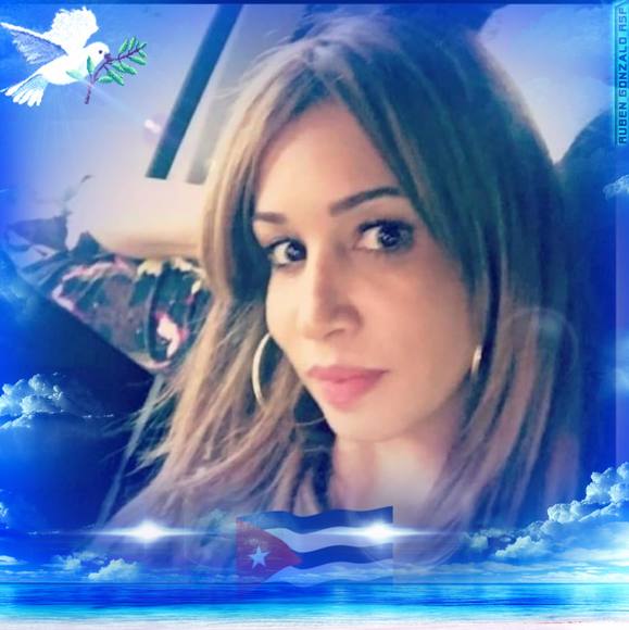 Profile Picture of Ayled Alonso pa (@ayleda) on Poshmark