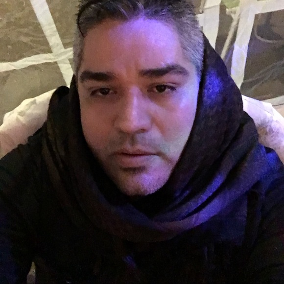 Roberto Gardea - Poshmark Profile Picture of Roberto Gardea (@rogava) on Poshmark