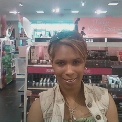 Profile Picture of Rafiah Muhammad (@darealqueenree) on Twitter