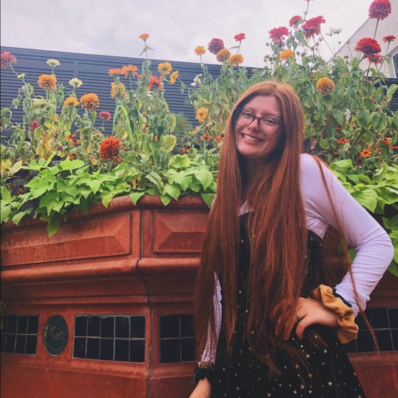 Profile Picture of Karlie Conzachi (@karlieconzachi) on Poshmark