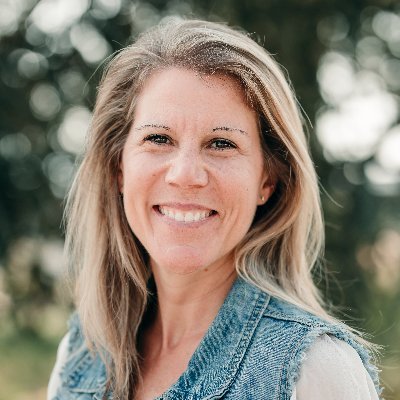 Profile Picture of Sarah Santacroce (@sarahsantacroce) on Twitter