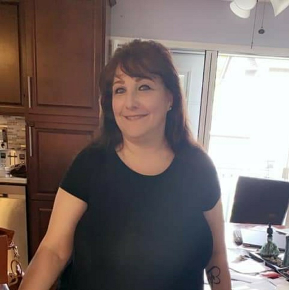 Profile Picture of Cherri Campbell (@melissamakes7) on Poshmark