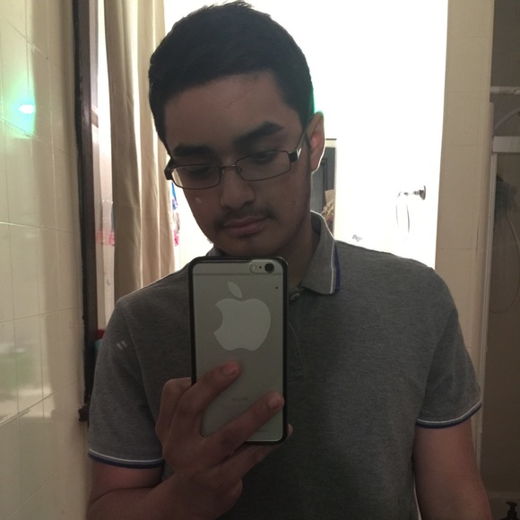 Profile Picture of Javier Lazcano (@lazcano25) on Poshmark