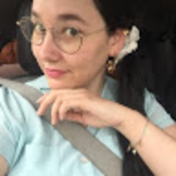 Profile Picture of Caitlin Casey (@venusatpeace) on Poshmark