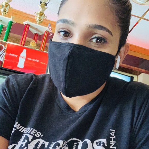 Profile Picture of Nalima Seetaram (@nalimaseetaram) on Poshmark